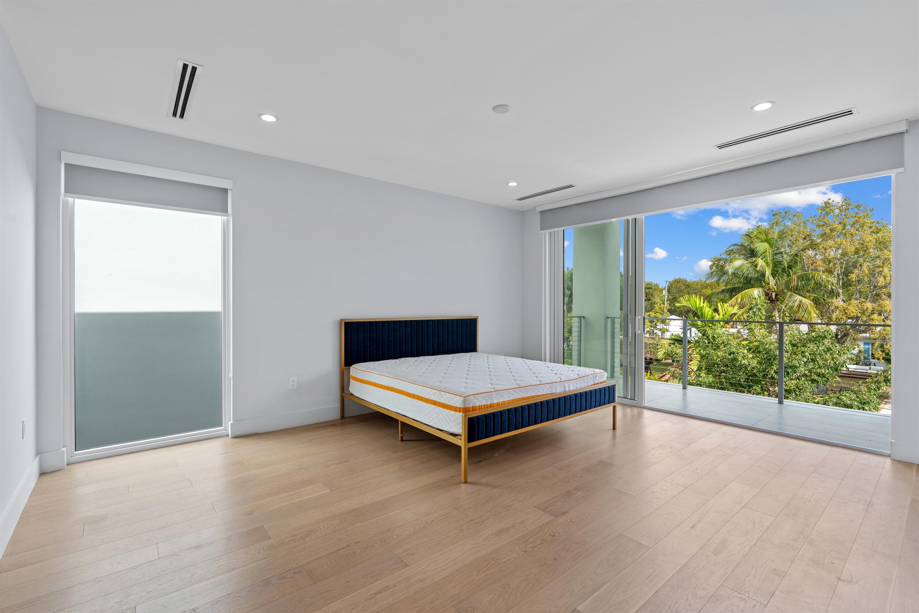 605 SW 12th Fort Lauderdale, FL 33312