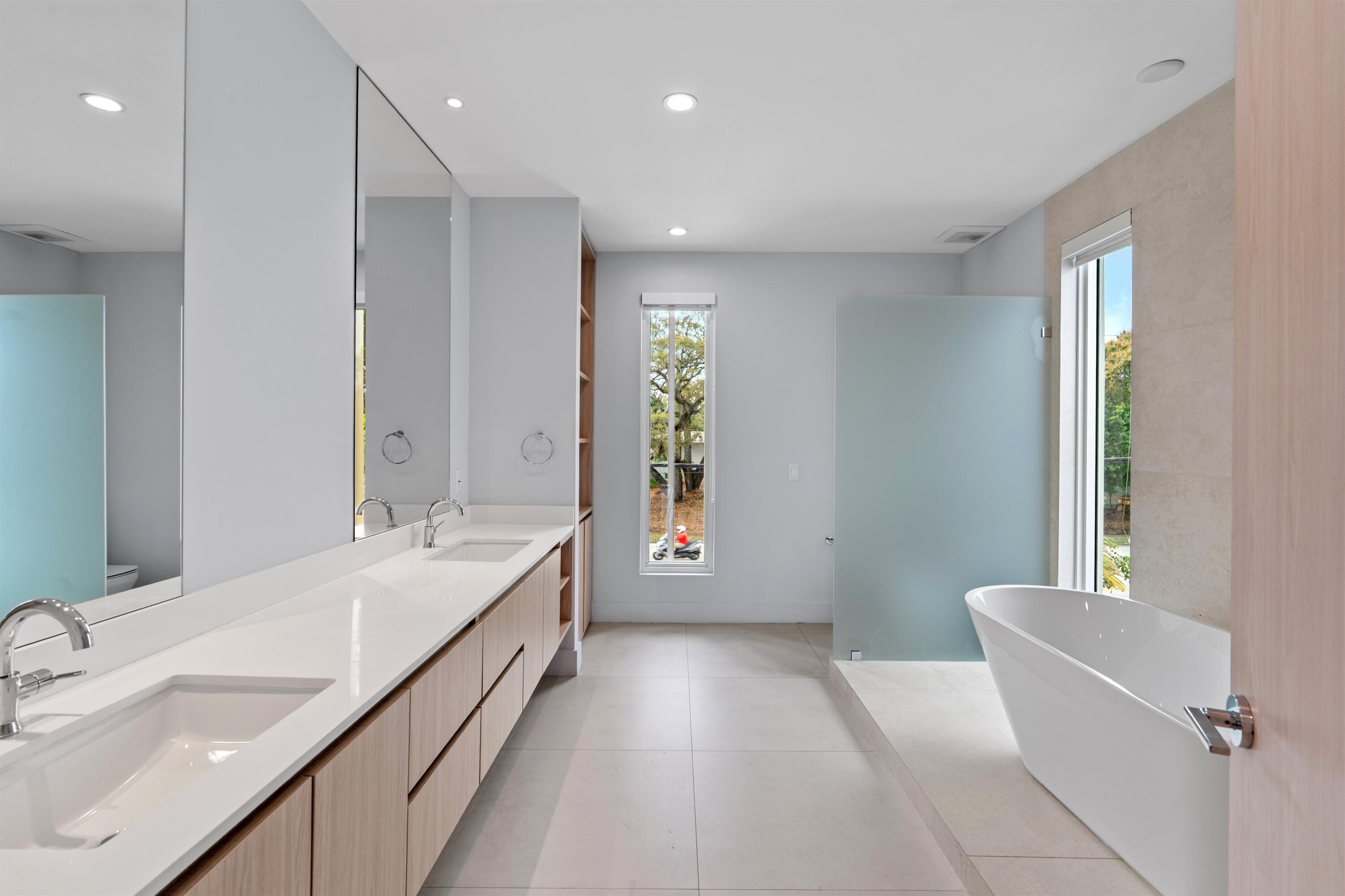 605 SW 12th Fort Lauderdale, FL 33312