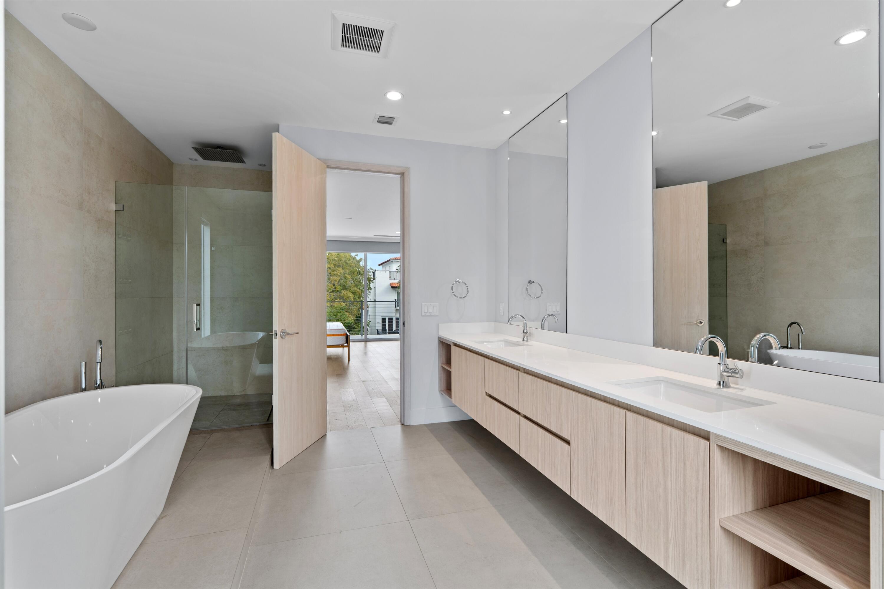 605 SW 12th Fort Lauderdale, FL 33312