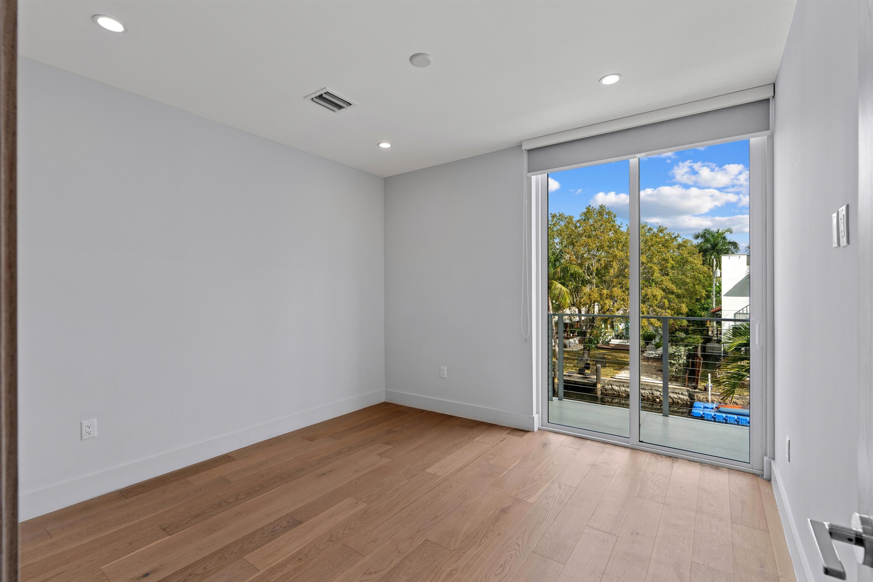 605 SW 12th Fort Lauderdale, FL 33312