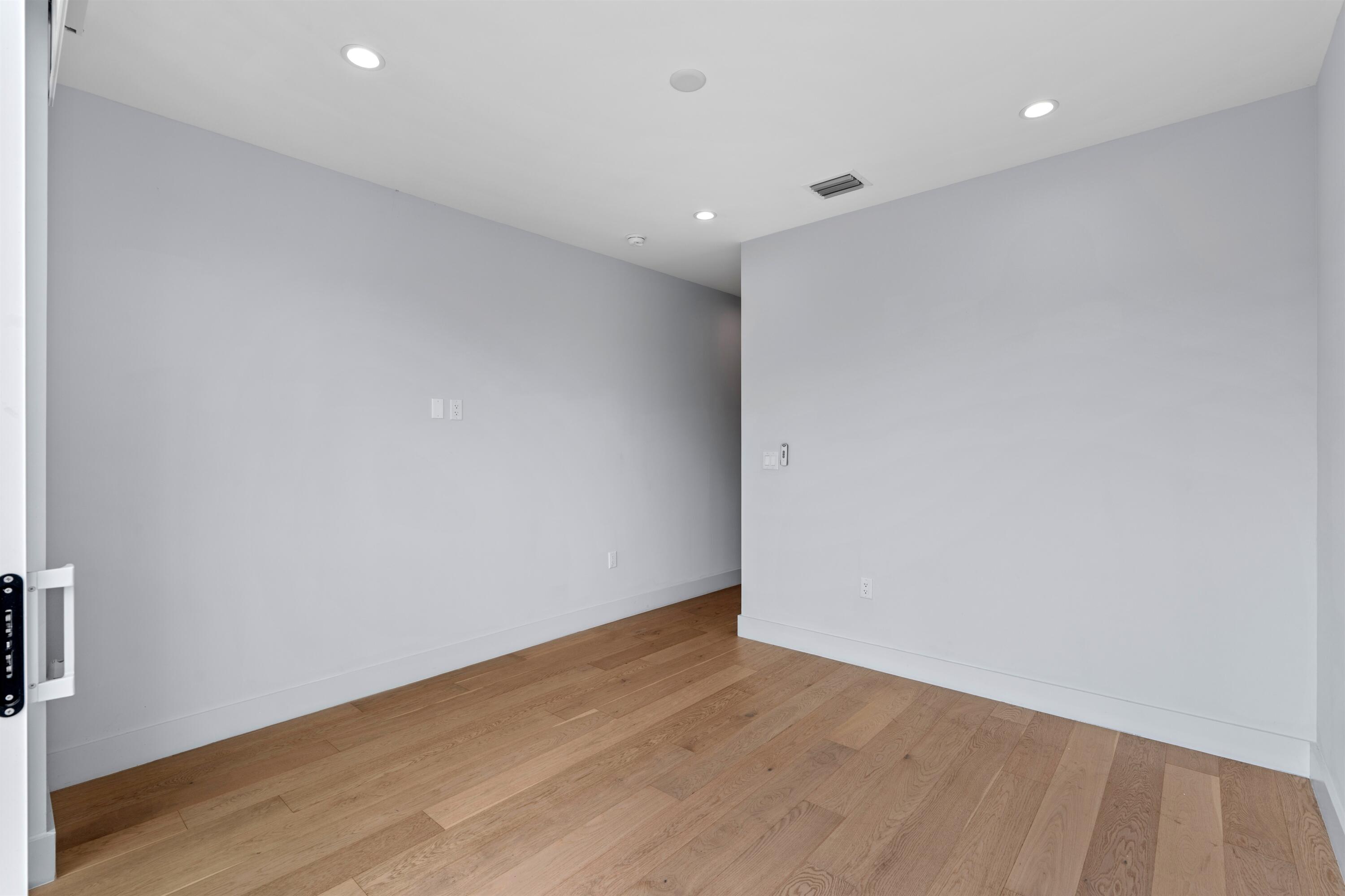 605 SW 12th Fort Lauderdale, FL 33312