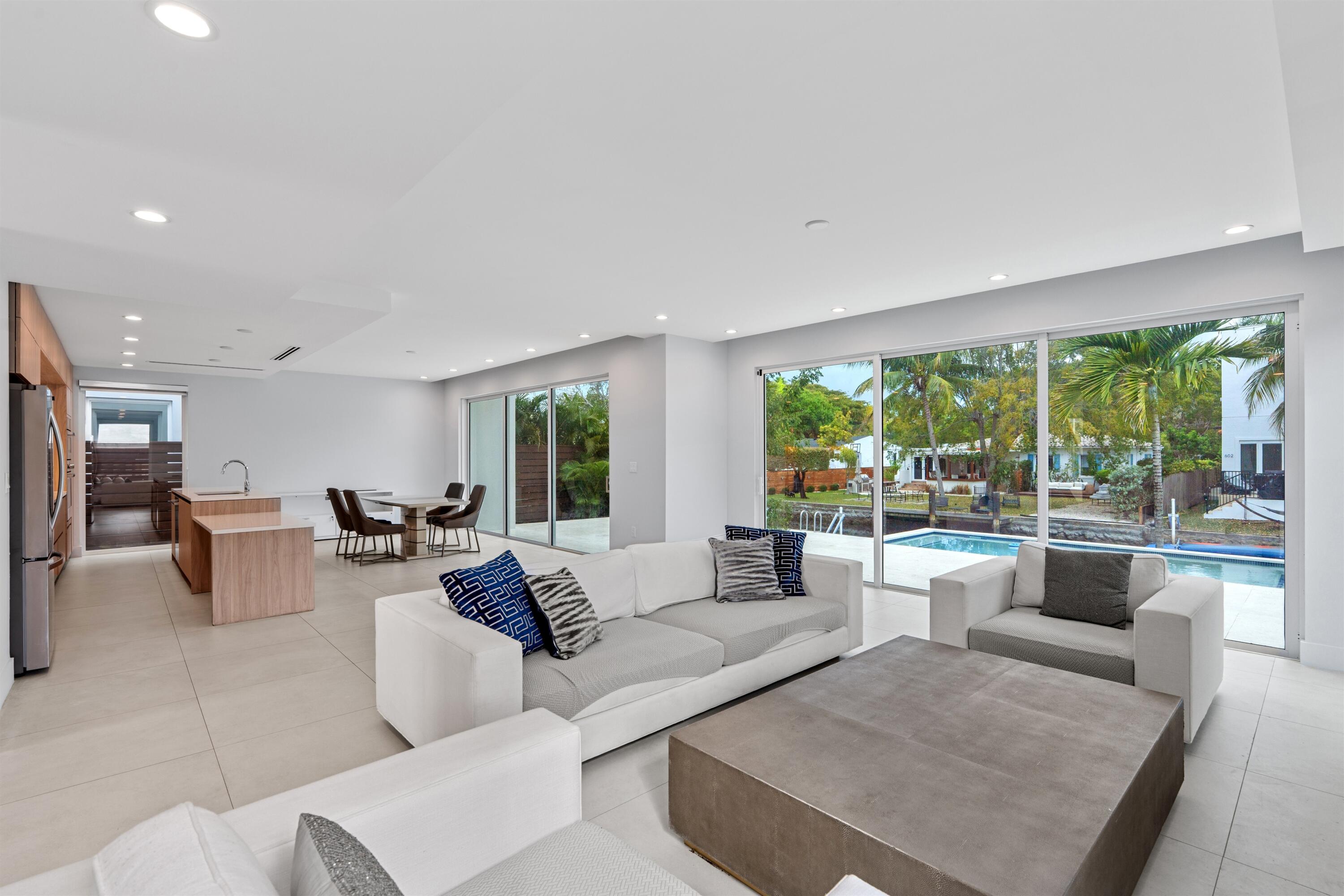 605 SW 12th Fort Lauderdale, FL 33312