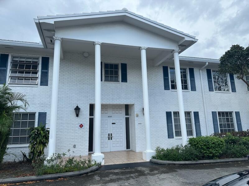 2220 NE 68th #1023