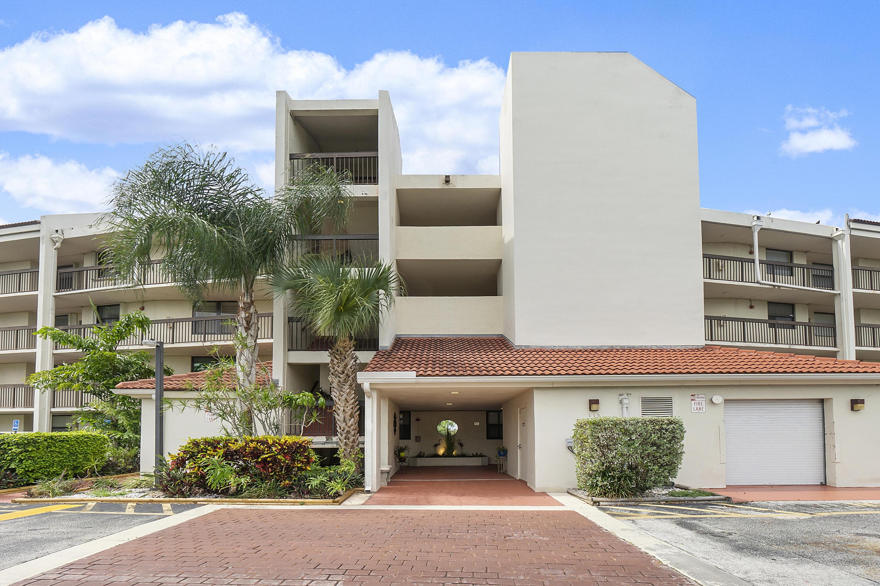 116 Lake Emerald #403