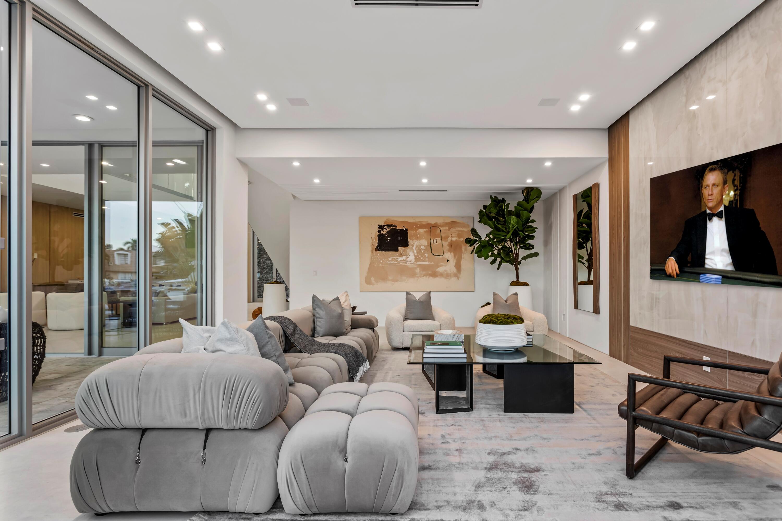 91 Fiesta Fort Lauderdale, FL 33301