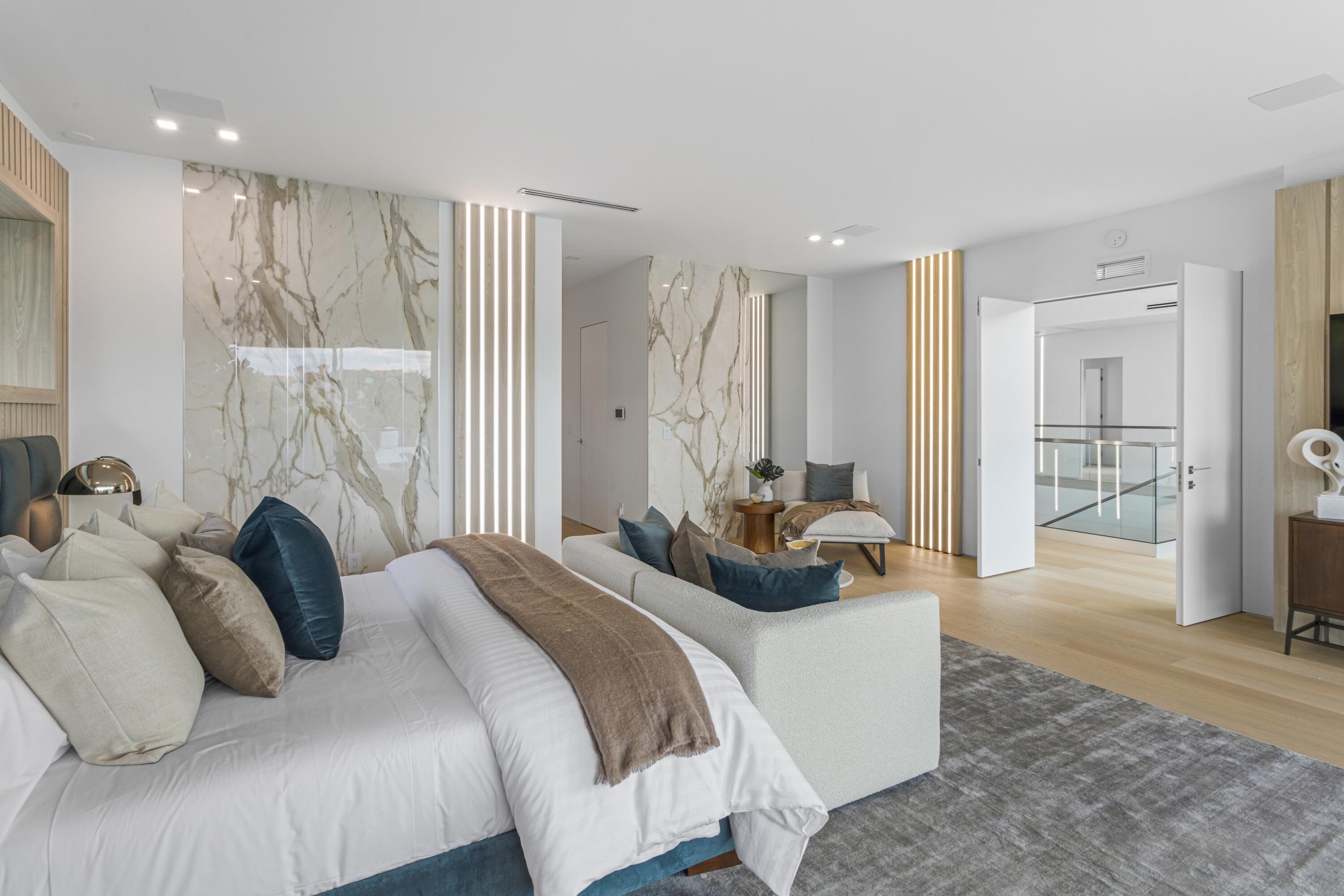 91 Fiesta Fort Lauderdale, FL 33301