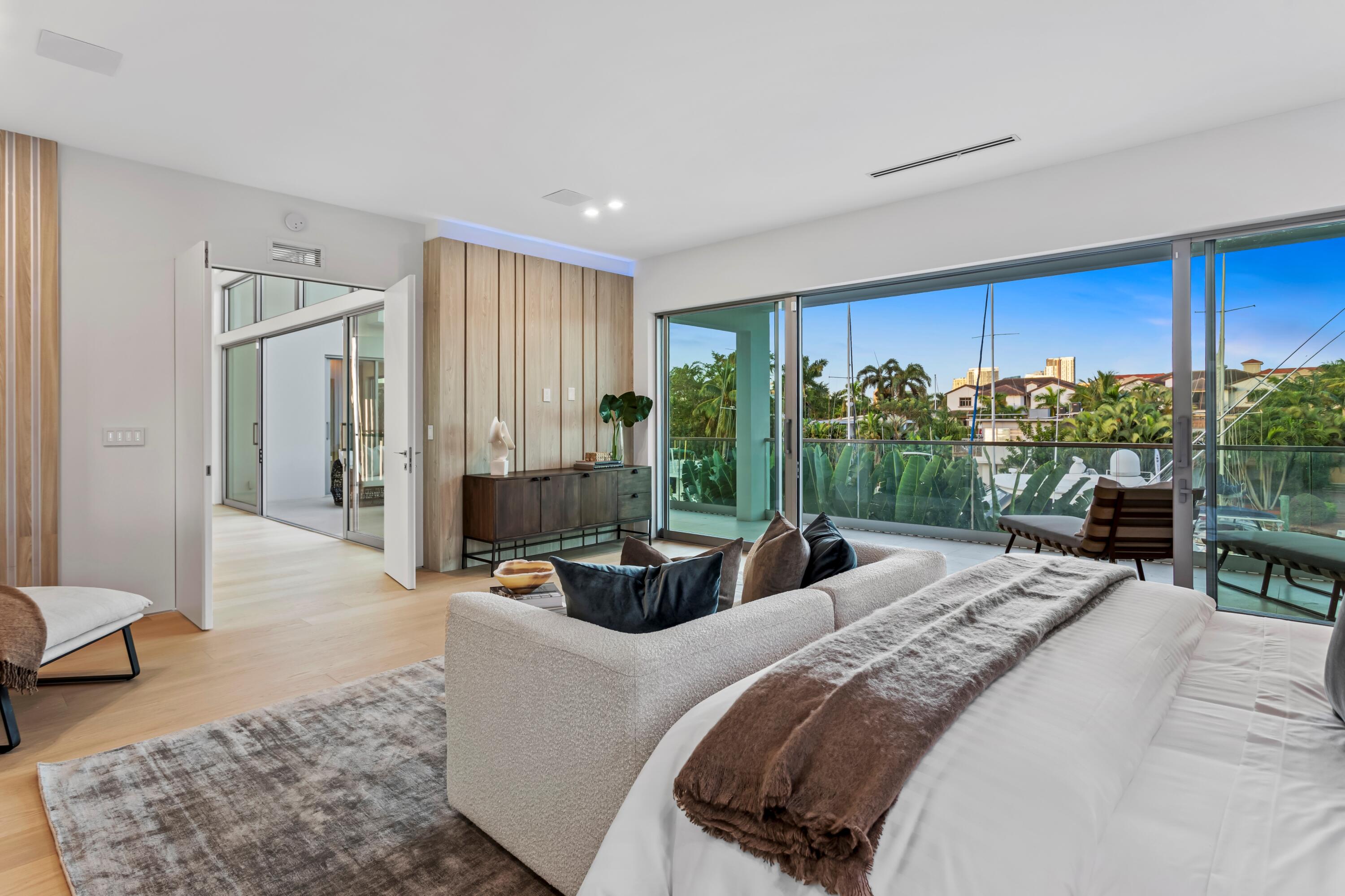 91 Fiesta Fort Lauderdale, FL 33301