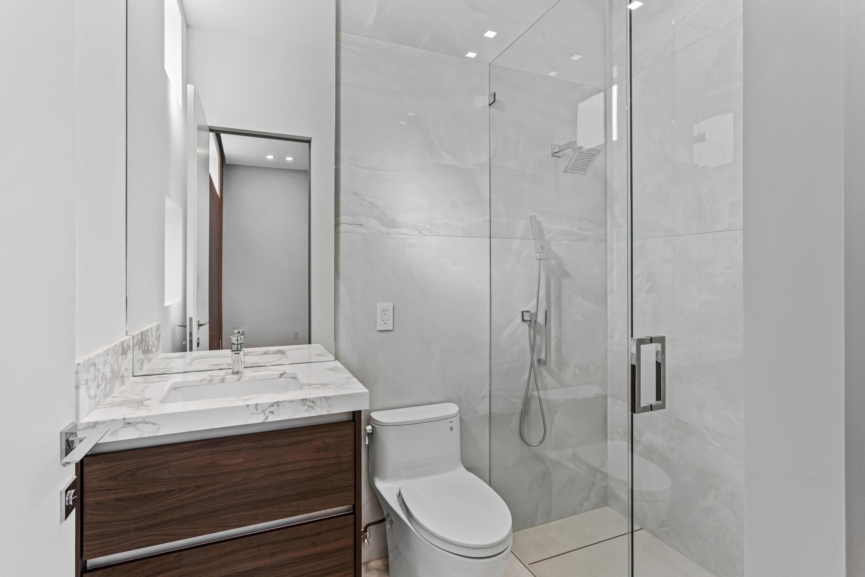 91 Fiesta Fort Lauderdale, FL 33301