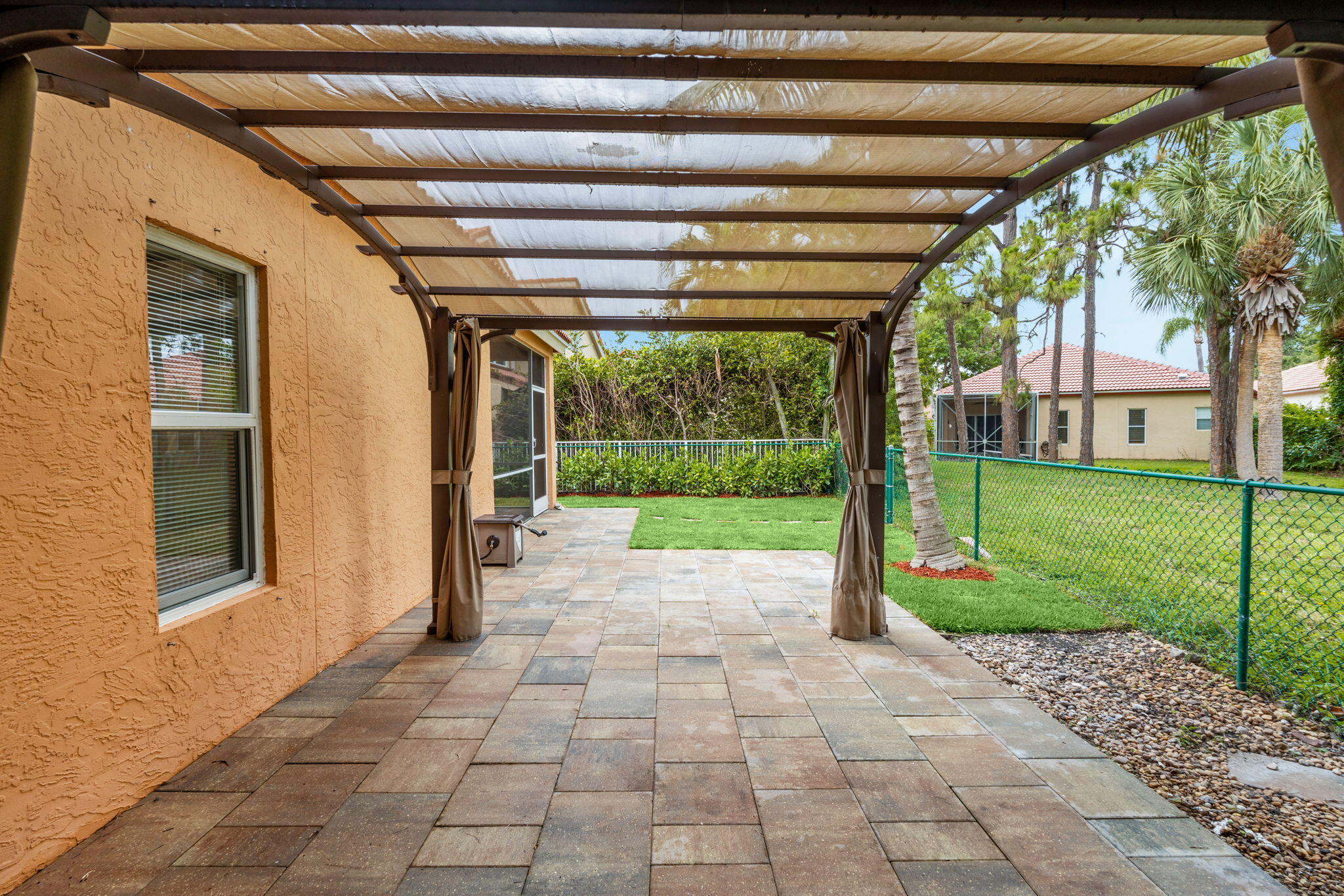 5122 Elpine Riviera Beach, FL 33418