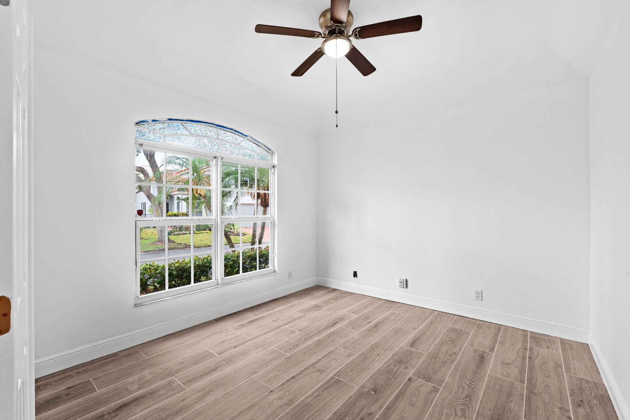 5122 Elpine Riviera Beach, FL 33418