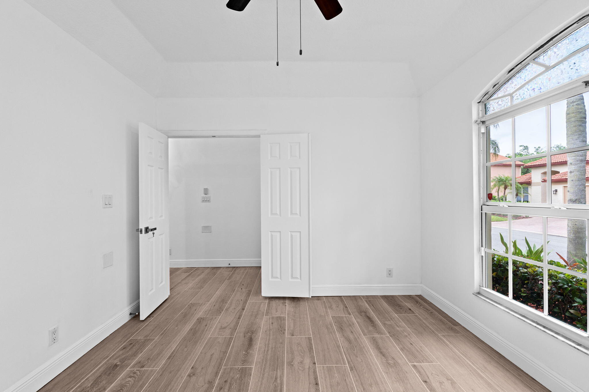 5122 Elpine Riviera Beach, FL 33418