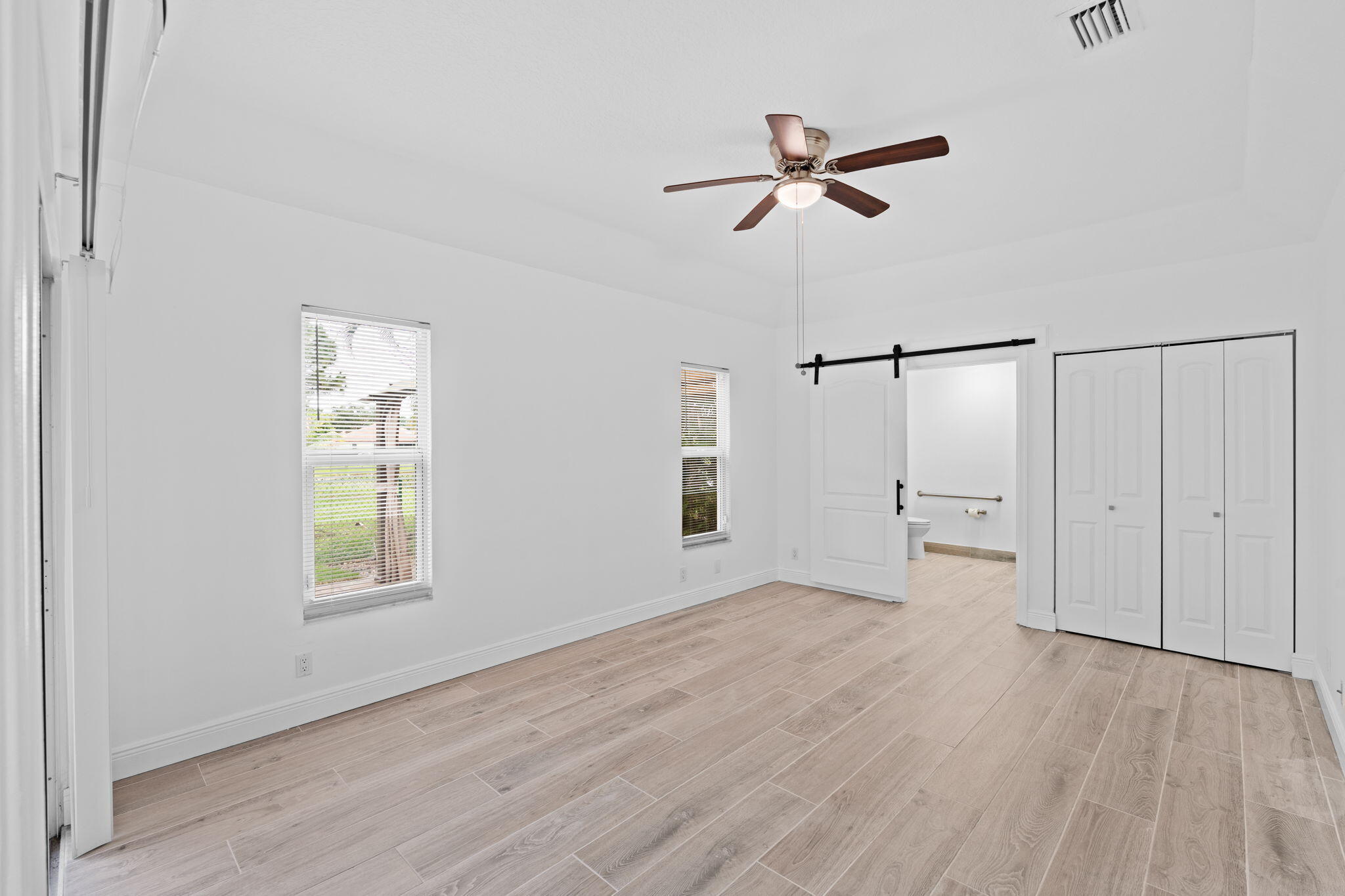 5122 Elpine Riviera Beach, FL 33418