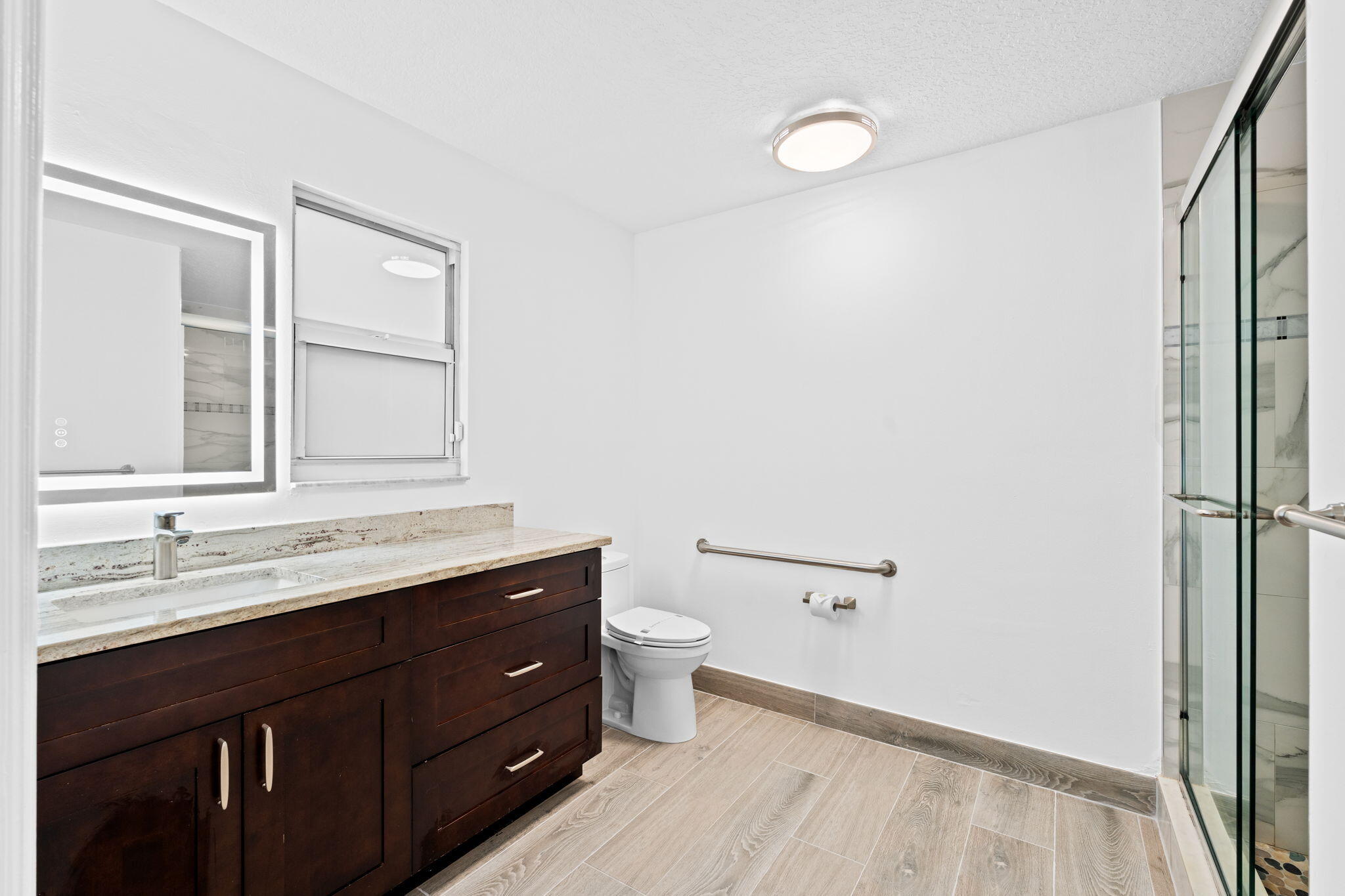 5122 Elpine Riviera Beach, FL 33418
