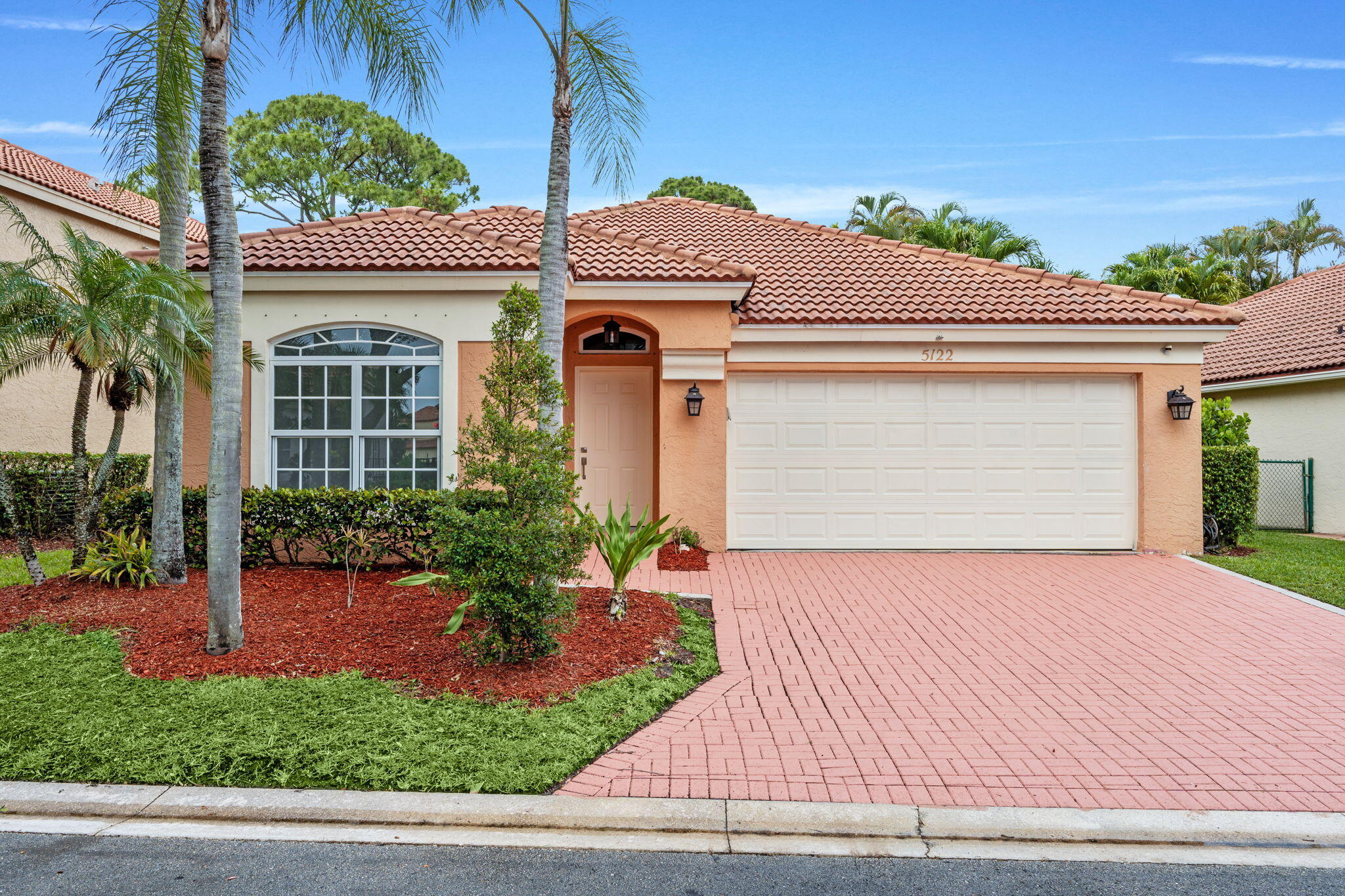 5122 Elpine Riviera Beach, FL 33418