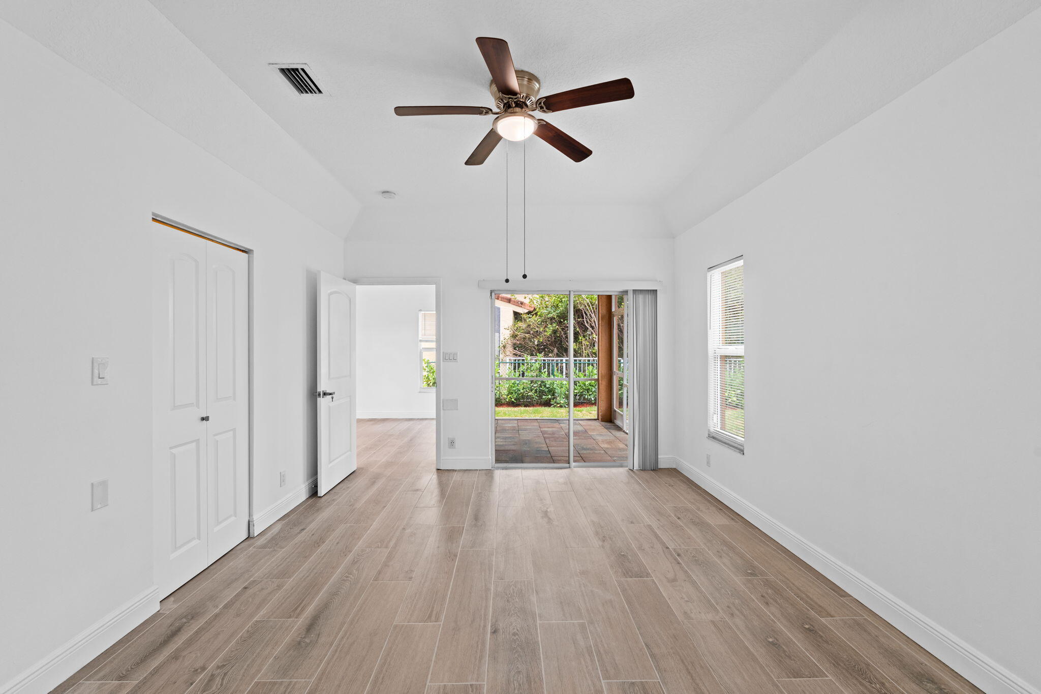 5122 Elpine Riviera Beach, FL 33418