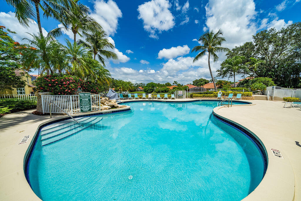5122 Elpine Riviera Beach, FL 33418