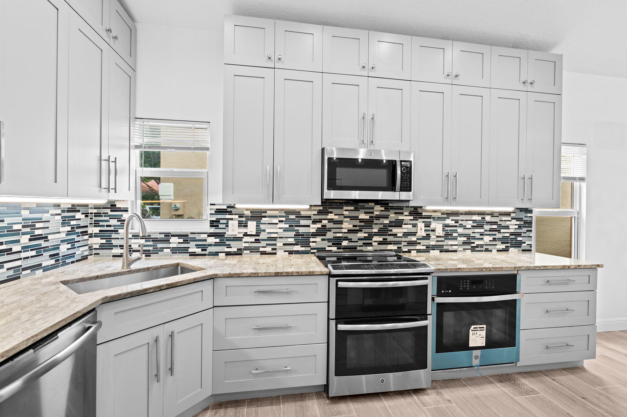 5122 Elpine Riviera Beach, FL 33418