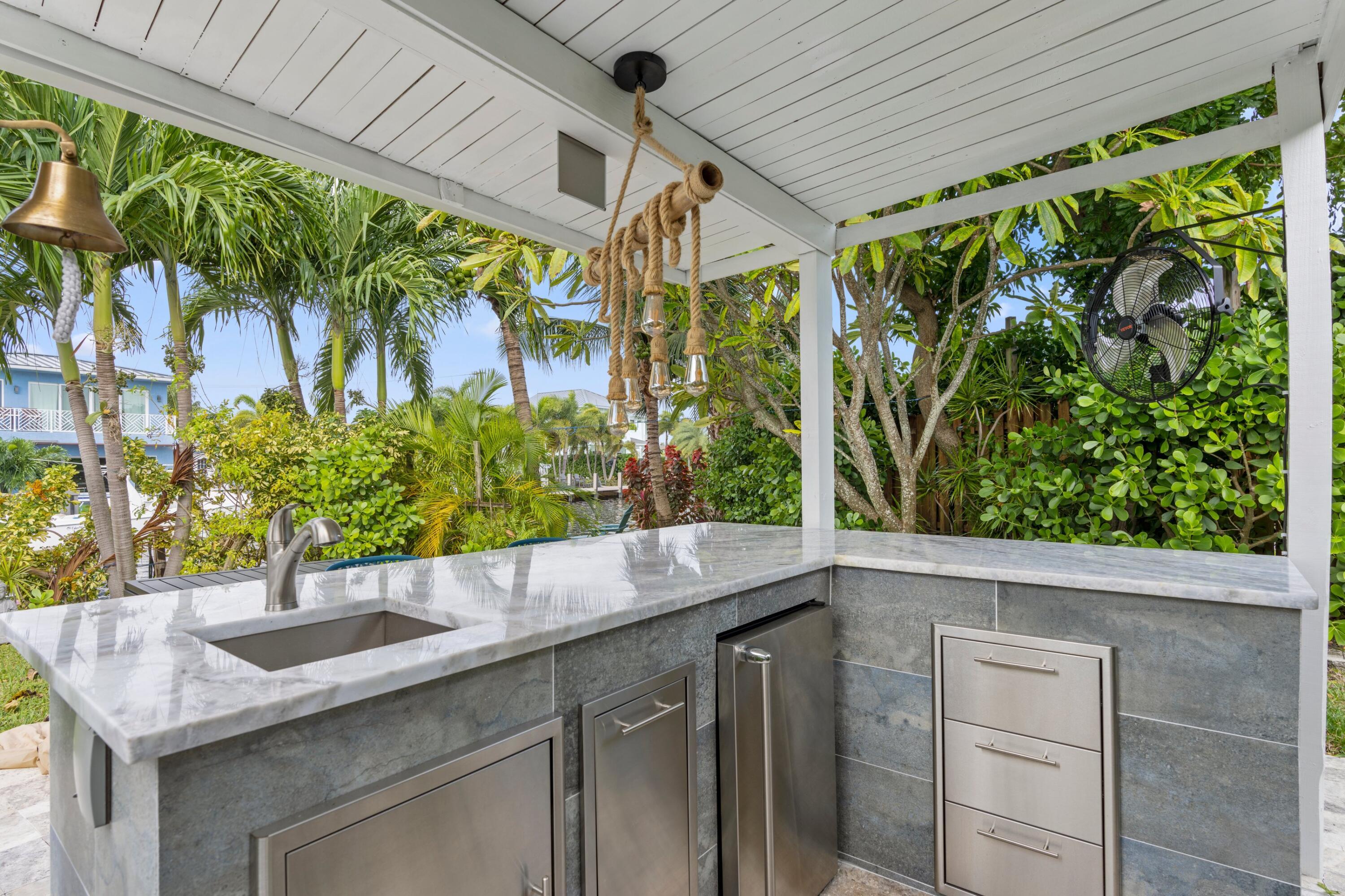 391 SE 7th Pompano Beach, FL 33060