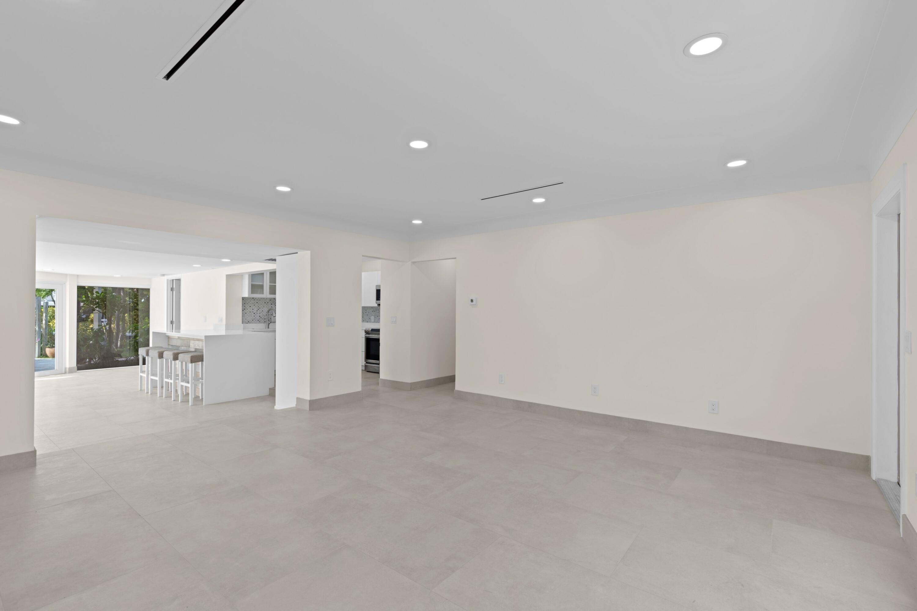391 SE 7th Pompano Beach, FL 33060