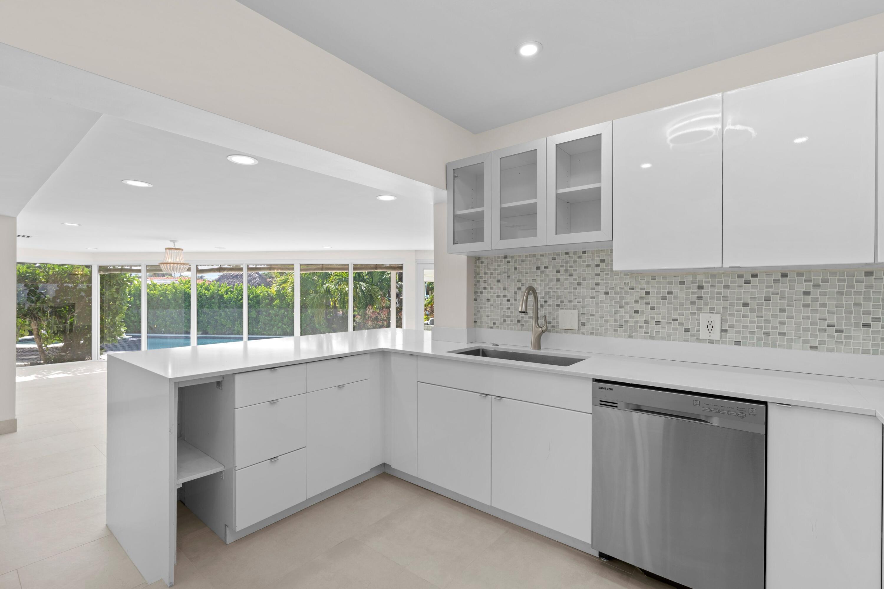 391 SE 7th Pompano Beach, FL 33060