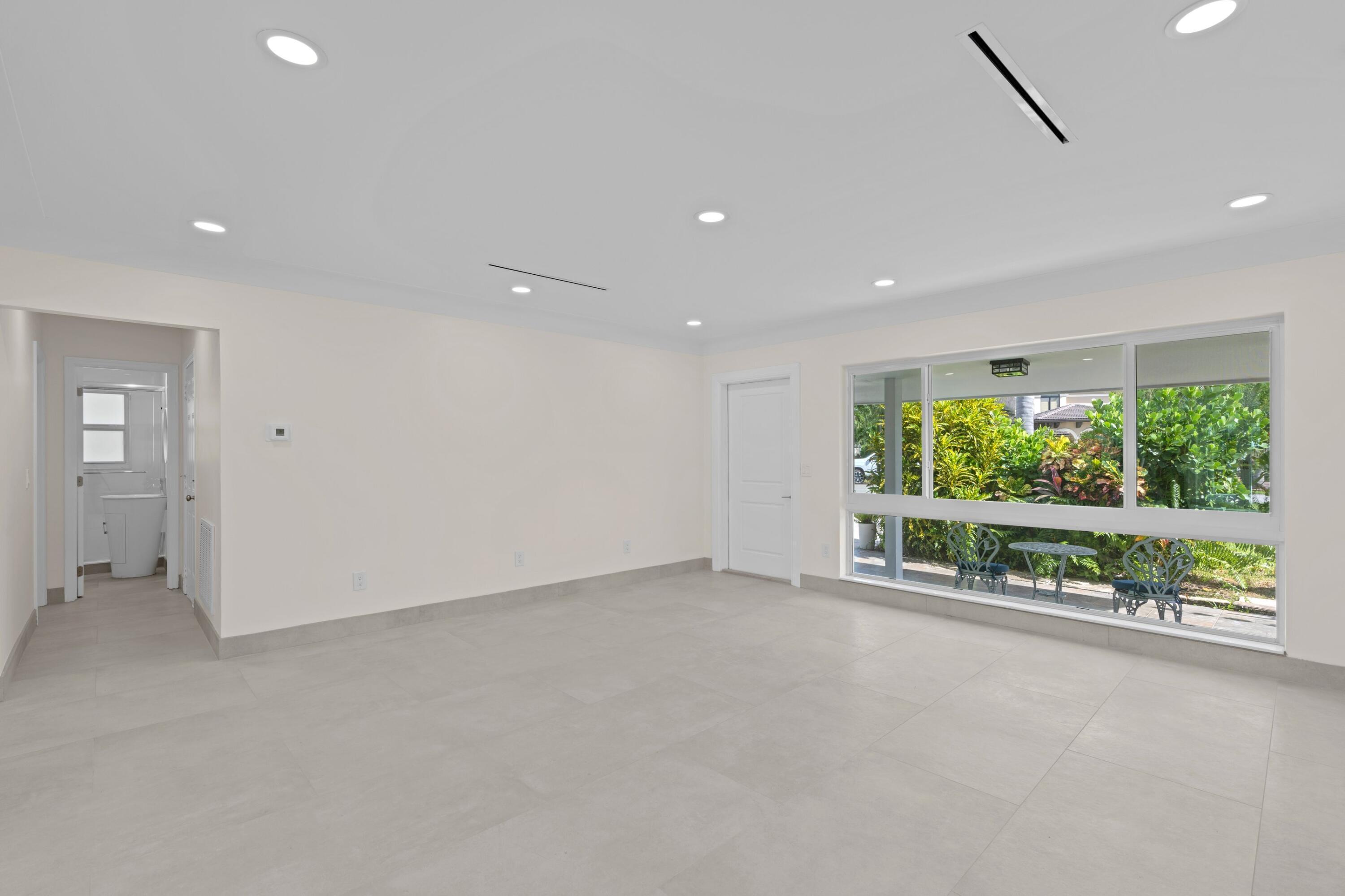 391 SE 7th Pompano Beach, FL 33060
