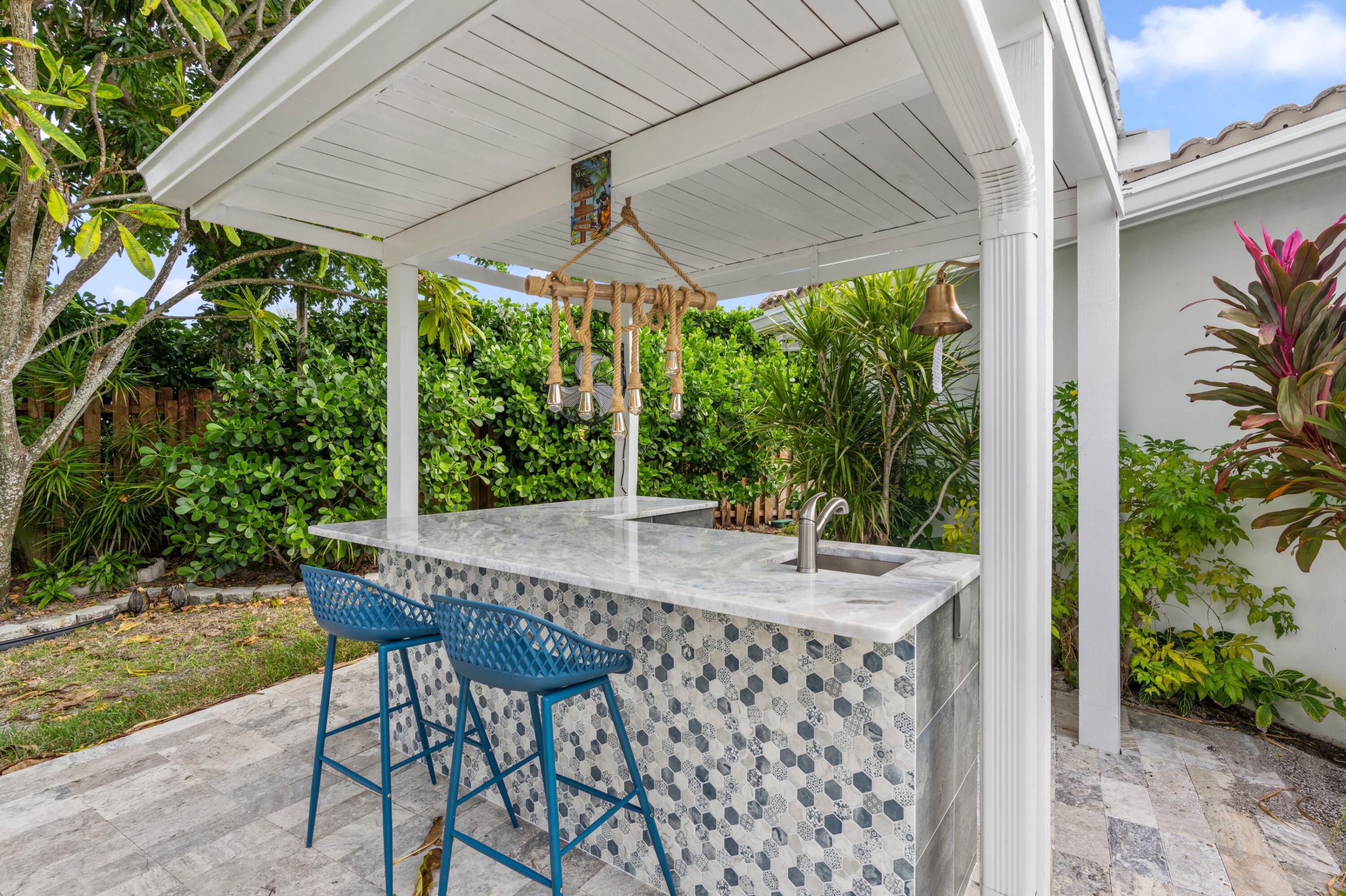 391 SE 7th Pompano Beach, FL 33060