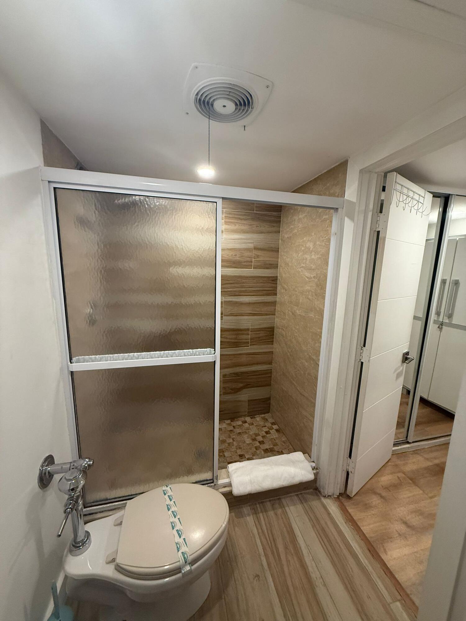 26 Diplomat #2223 Hallandale Beach, FL 33009