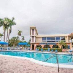 26 Diplomat #2223 Hallandale Beach, FL 33009