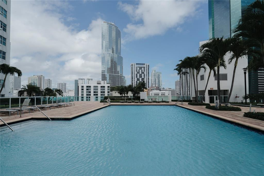 image Brickell on the River South9