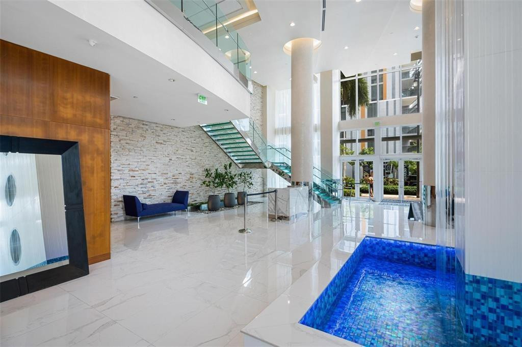 image Brickell on the River South7