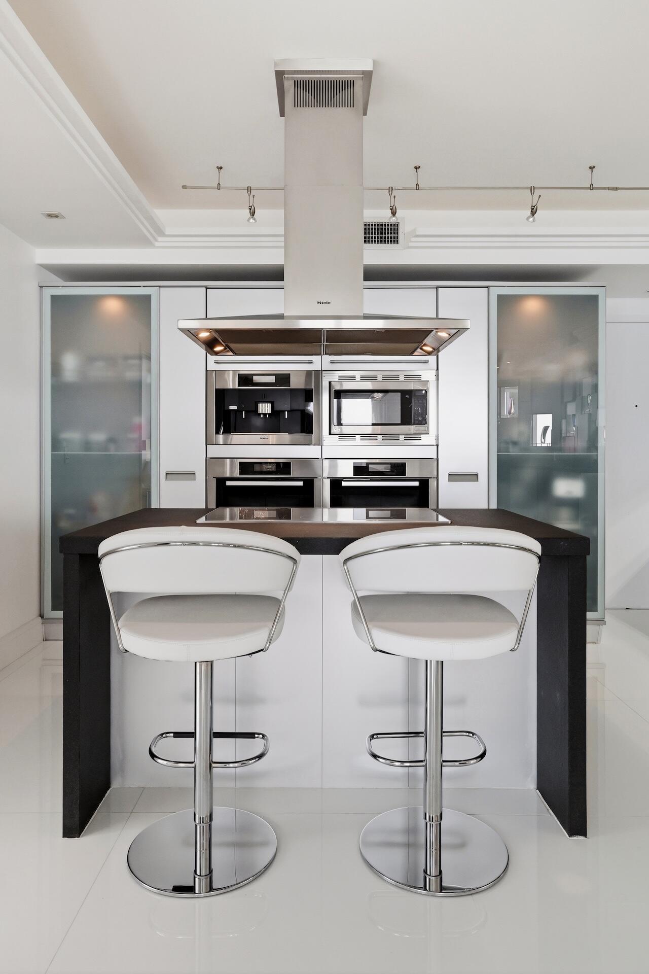 18201 Collins #PH 5109 Sunny Isles Beach, FL 33160