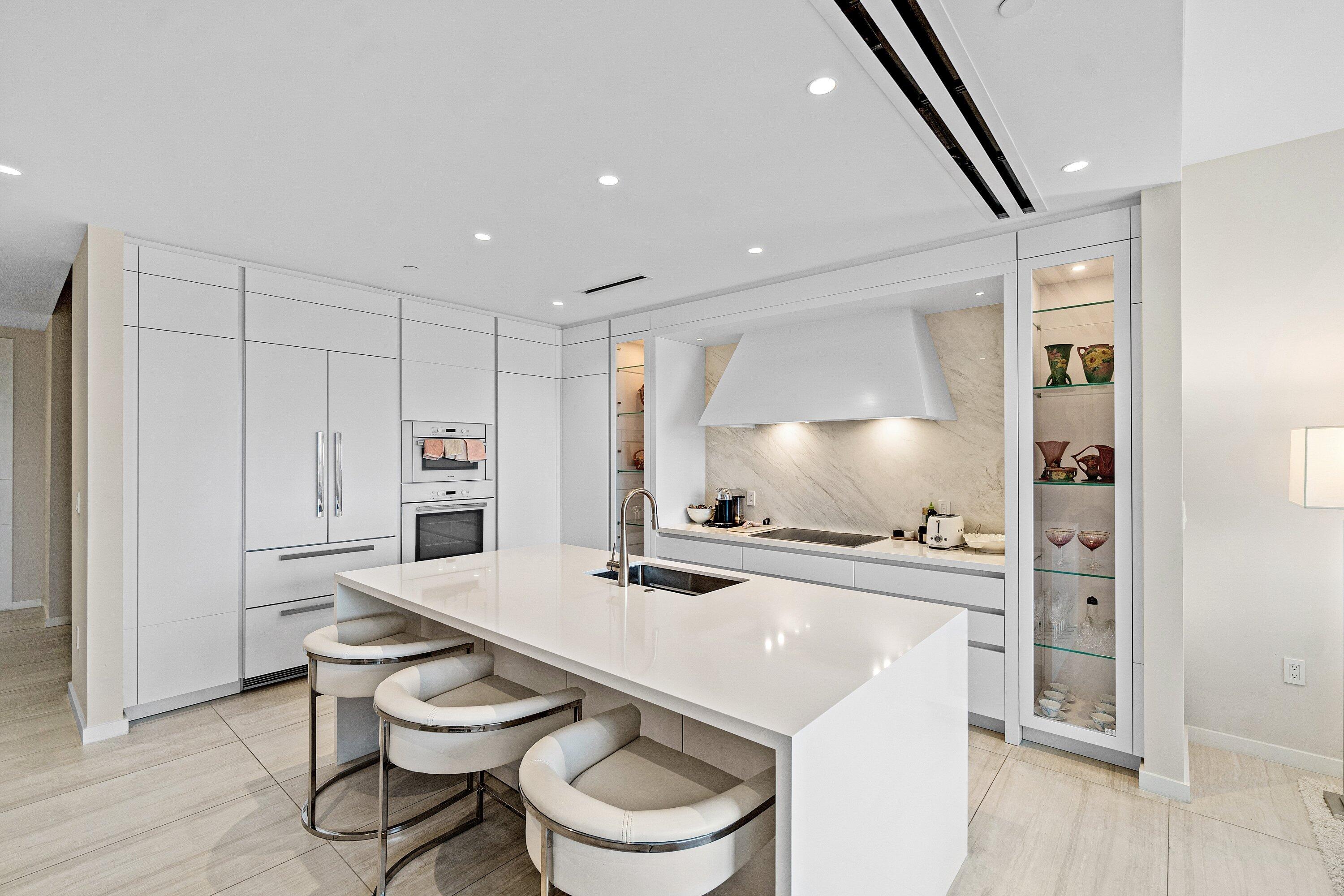 200 SE Mizner #810