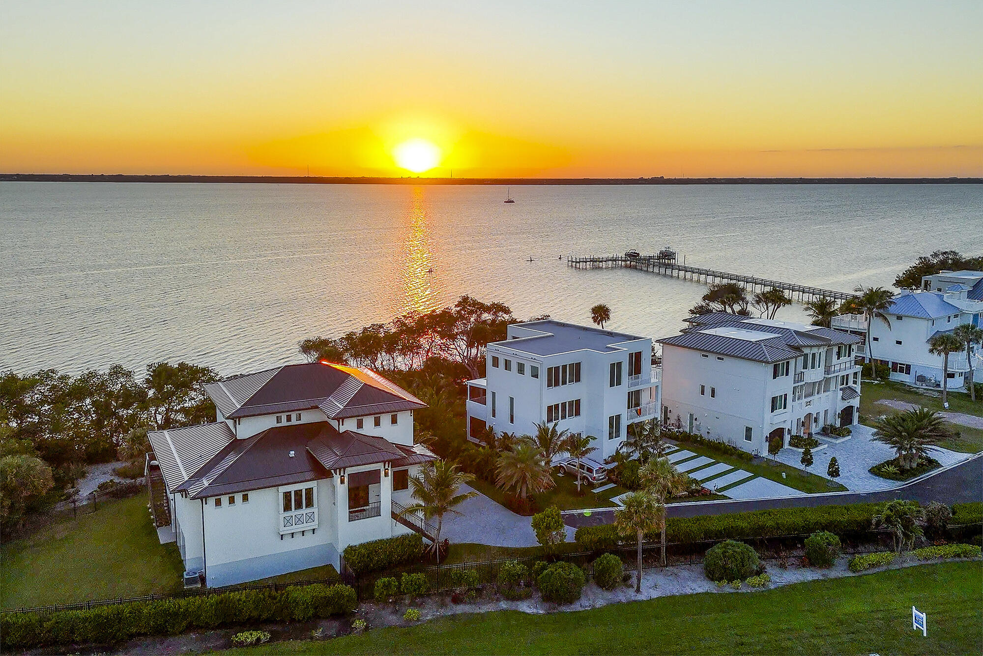 7683 Pelican Pointe Dr