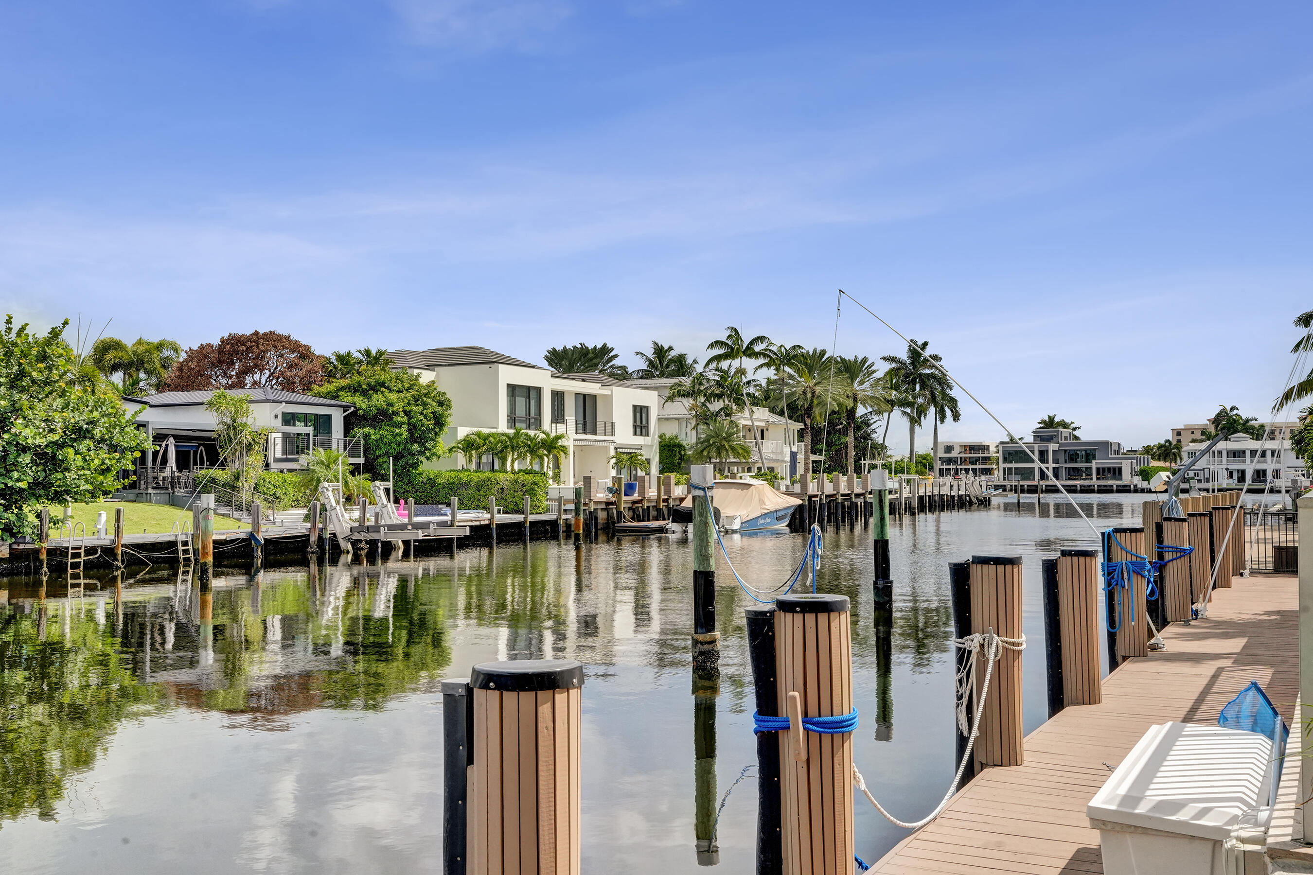 2875 NE 25th Ct Fort Lauderdale, FL 33305
