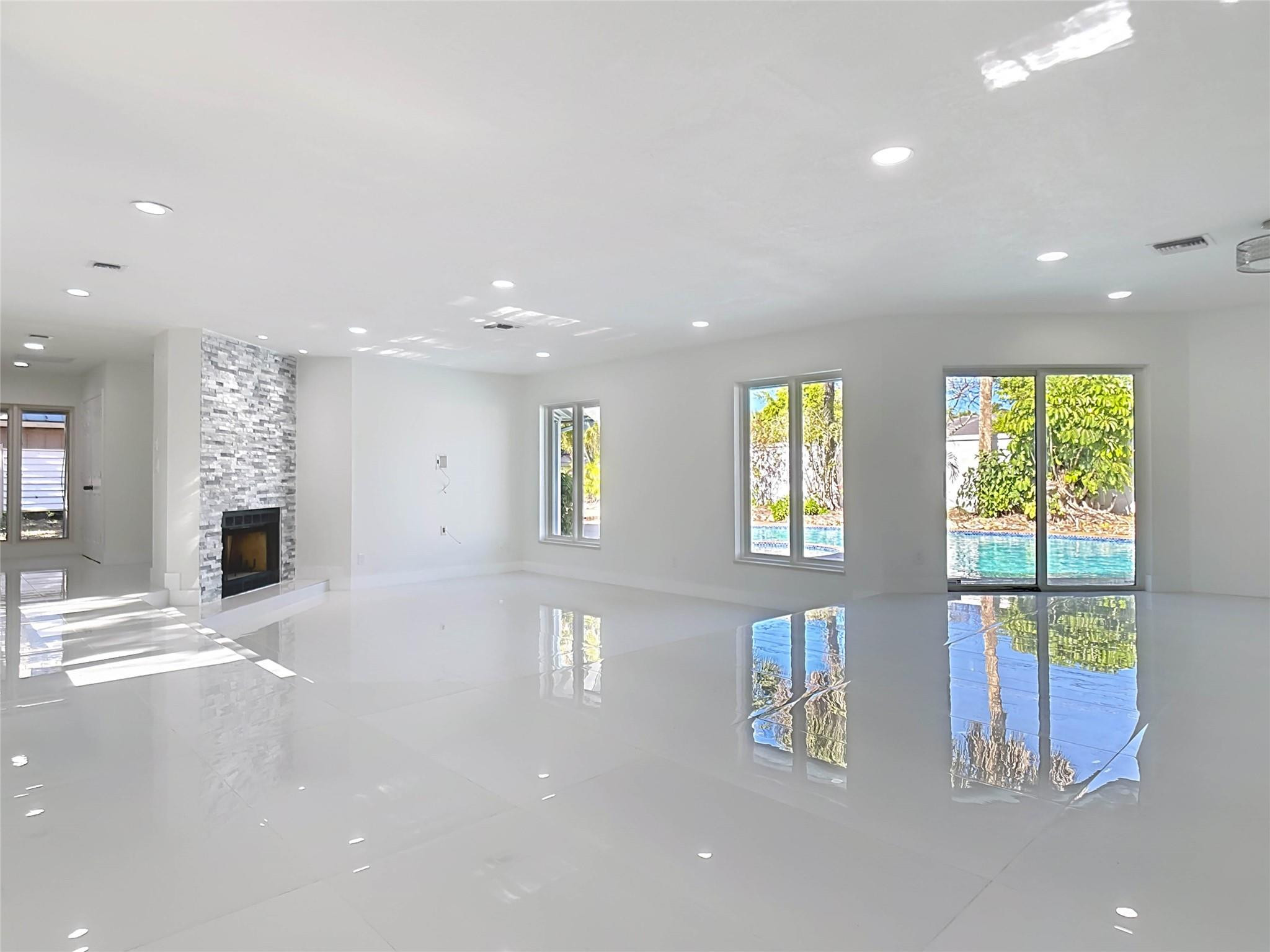 1200 Poitras Dr Vero Beach, FL 32963