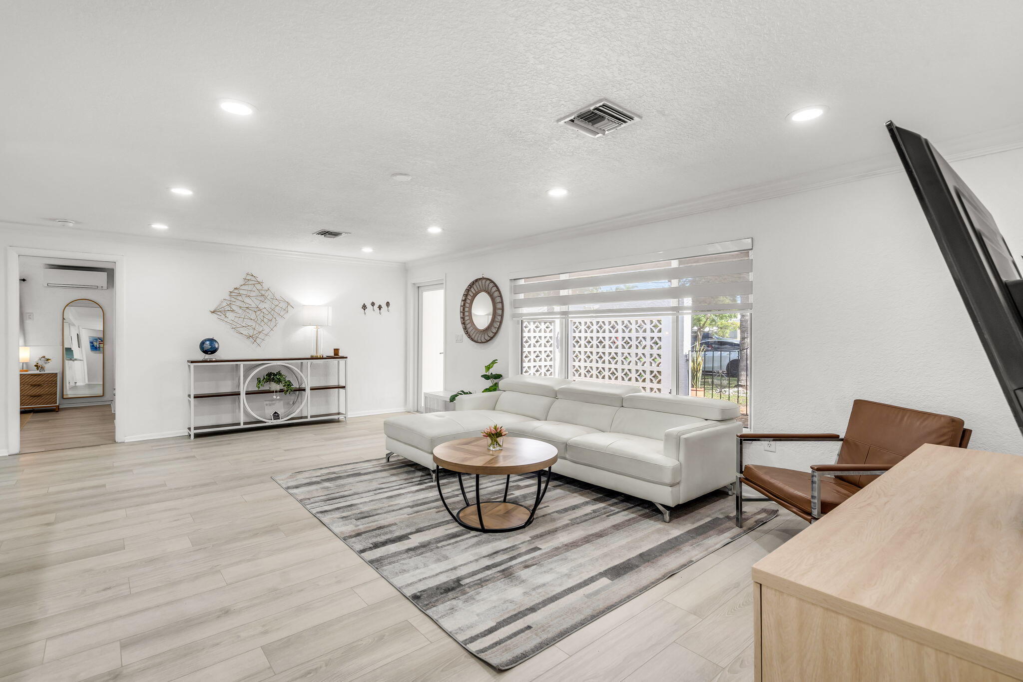 421 SW 18th St Pompano Beach, FL 33060