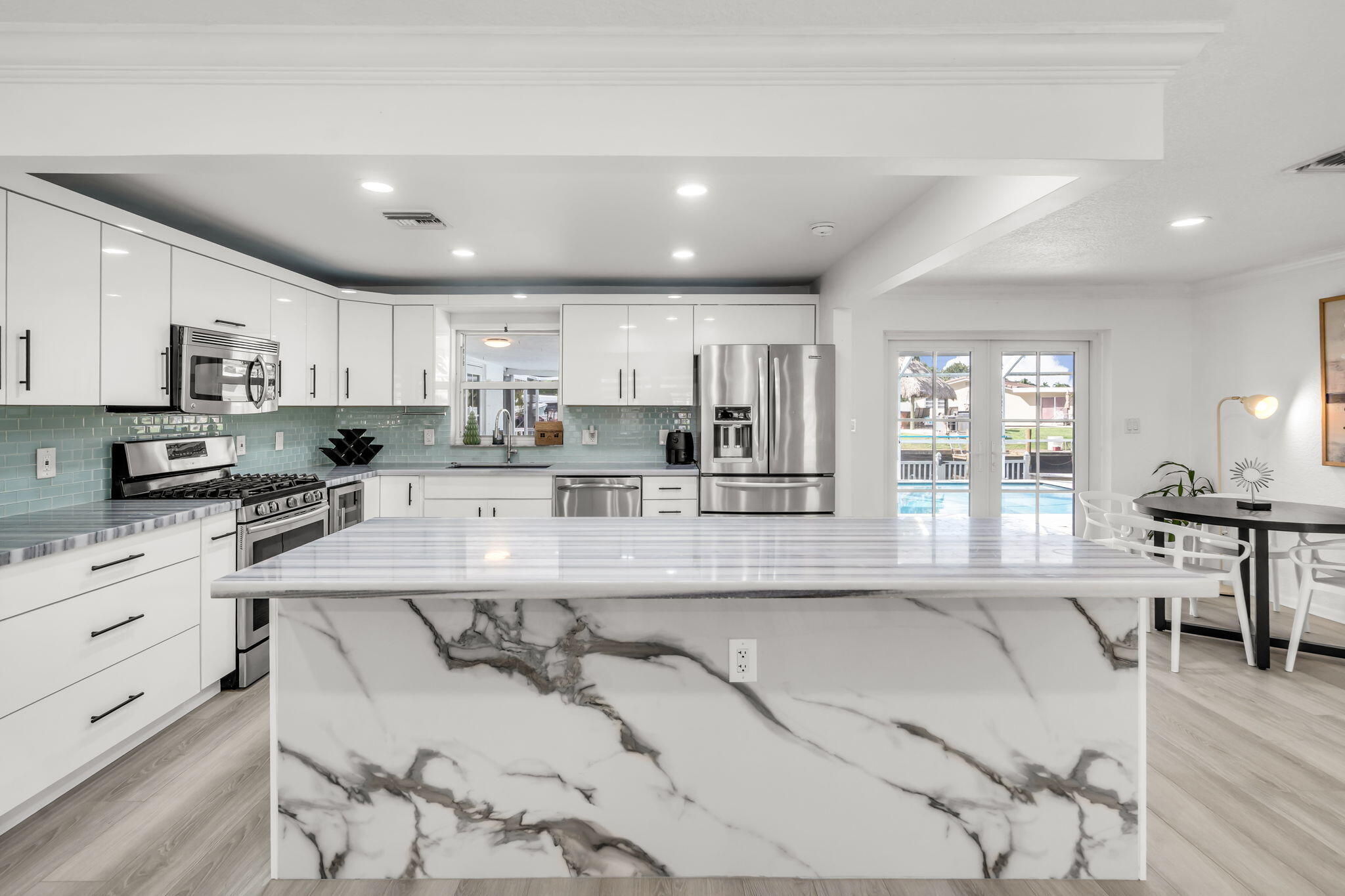 421 SW 18th St Pompano Beach, FL 33060