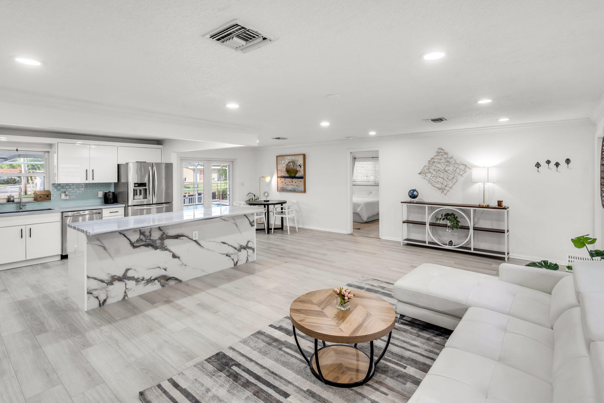 421 SW 18th St Pompano Beach, FL 33060