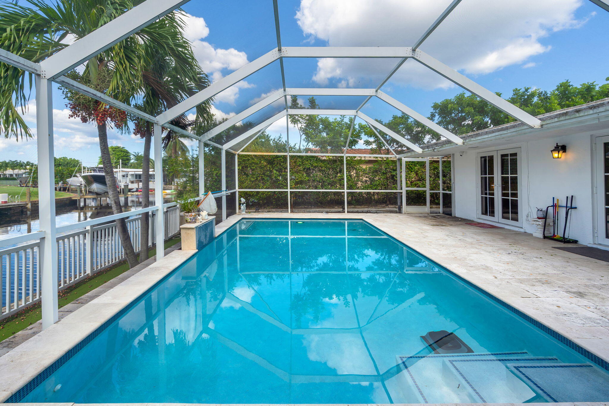 421 SW 18th St Pompano Beach, FL 33060