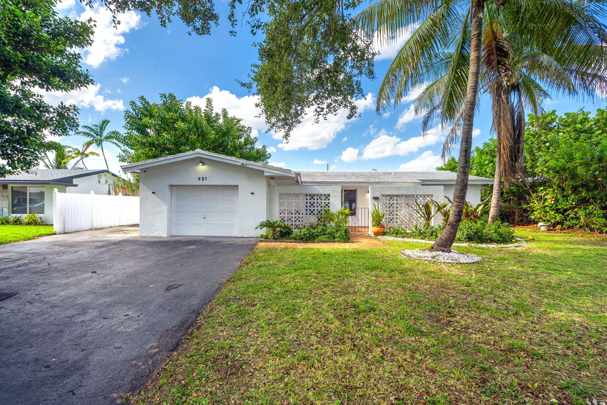 421 SW 18th St Pompano Beach, FL 33060
