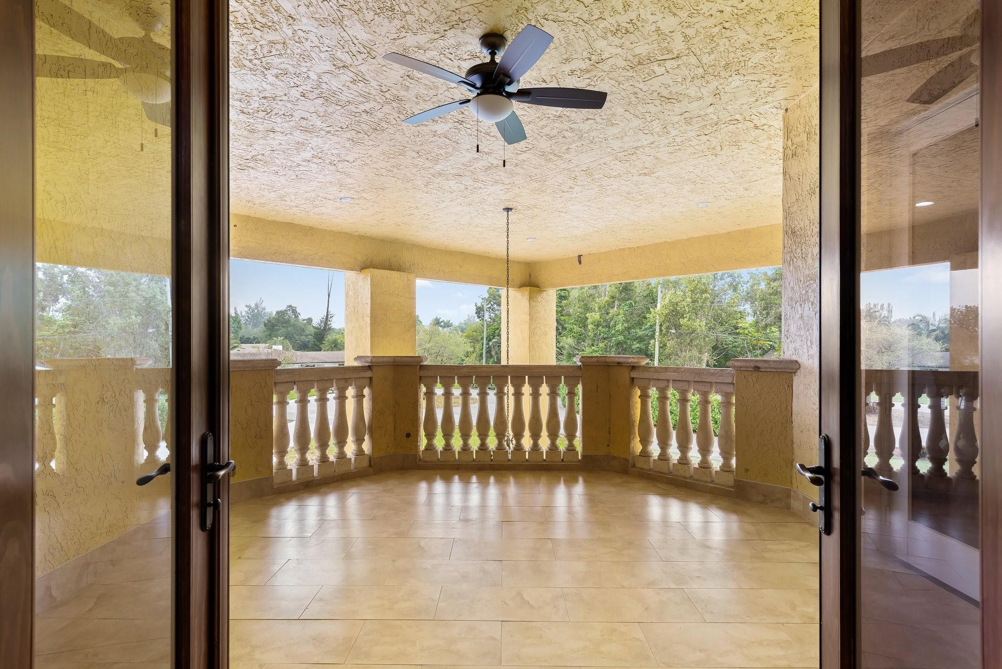 11621 SW 1st St Plantation, FL 33325