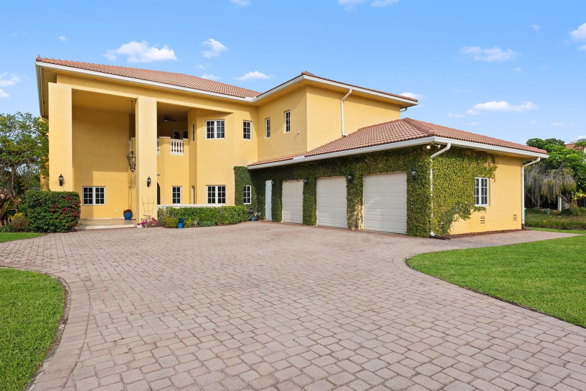 11621 SW 1st St Plantation, FL 33325