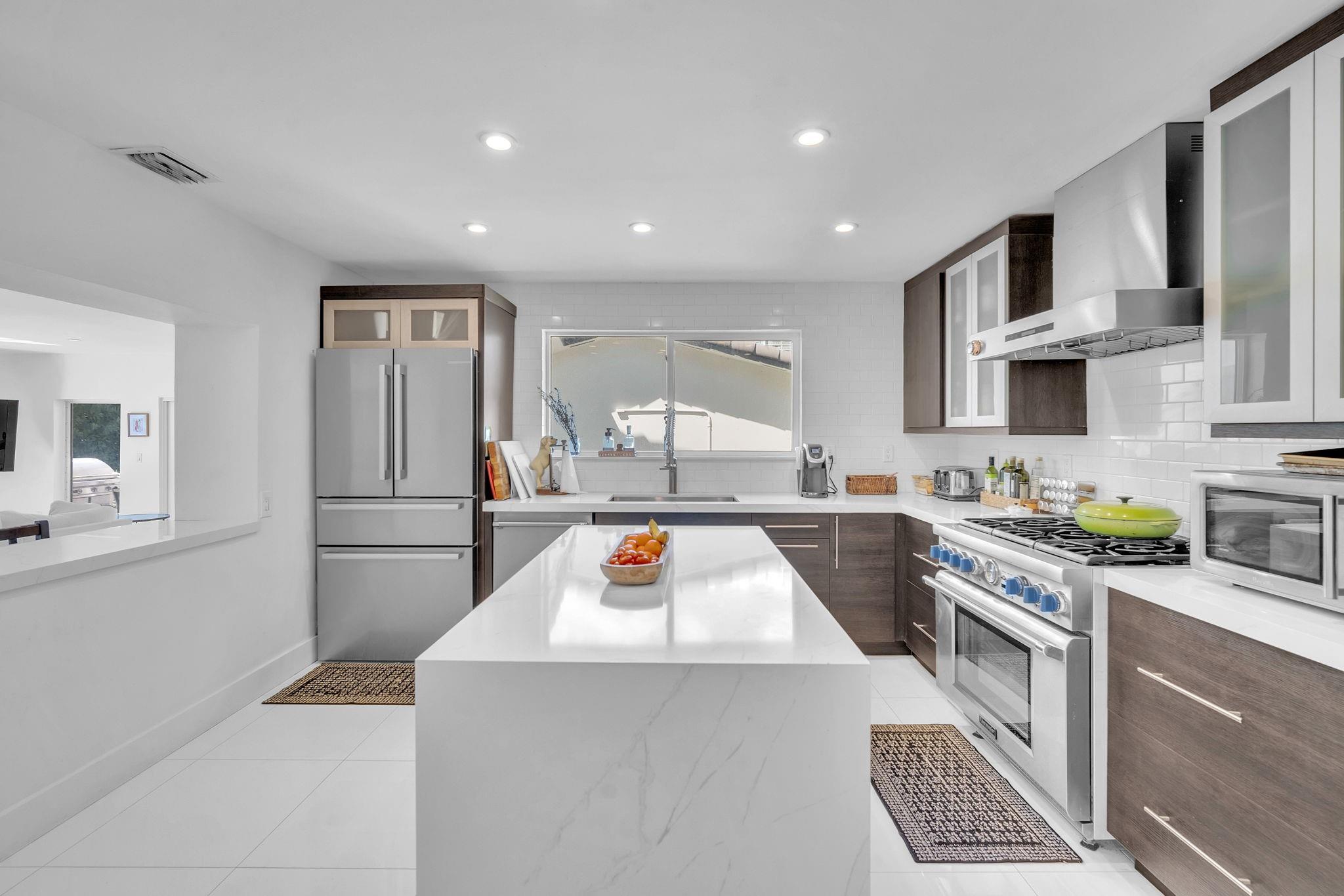 354 Golden Bch Dr Golden Beach, FL 33160