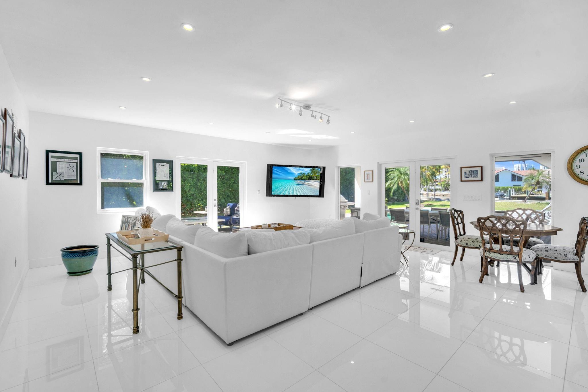 354 Golden Bch Dr Golden Beach, FL 33160