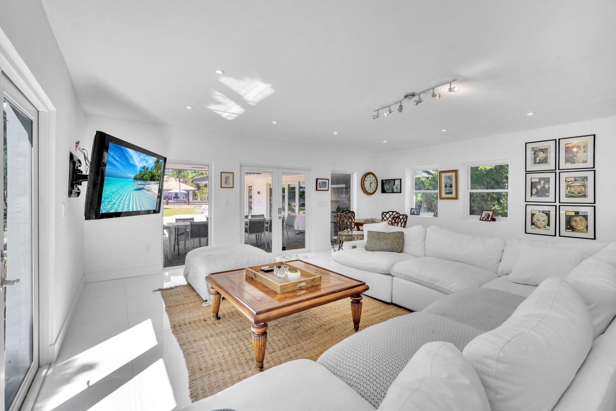 354 Golden Bch Dr Golden Beach, FL 33160