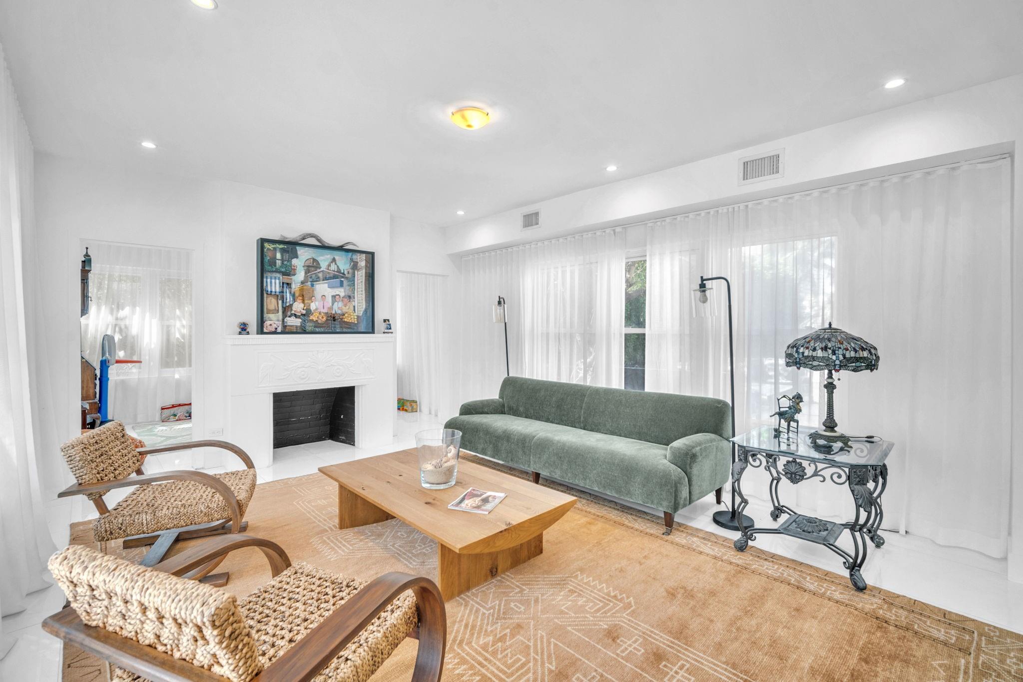 354 Golden Bch Dr Golden Beach, FL 33160