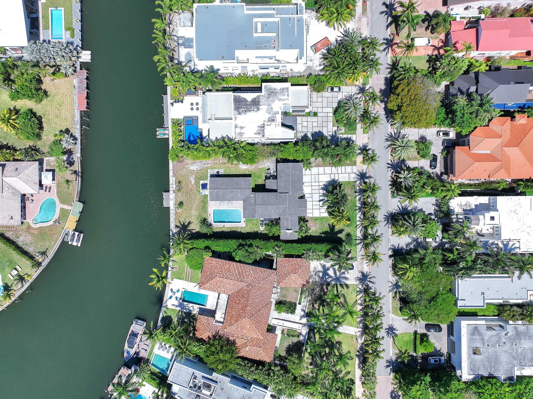 354 Golden Bch Dr Golden Beach, FL 33160