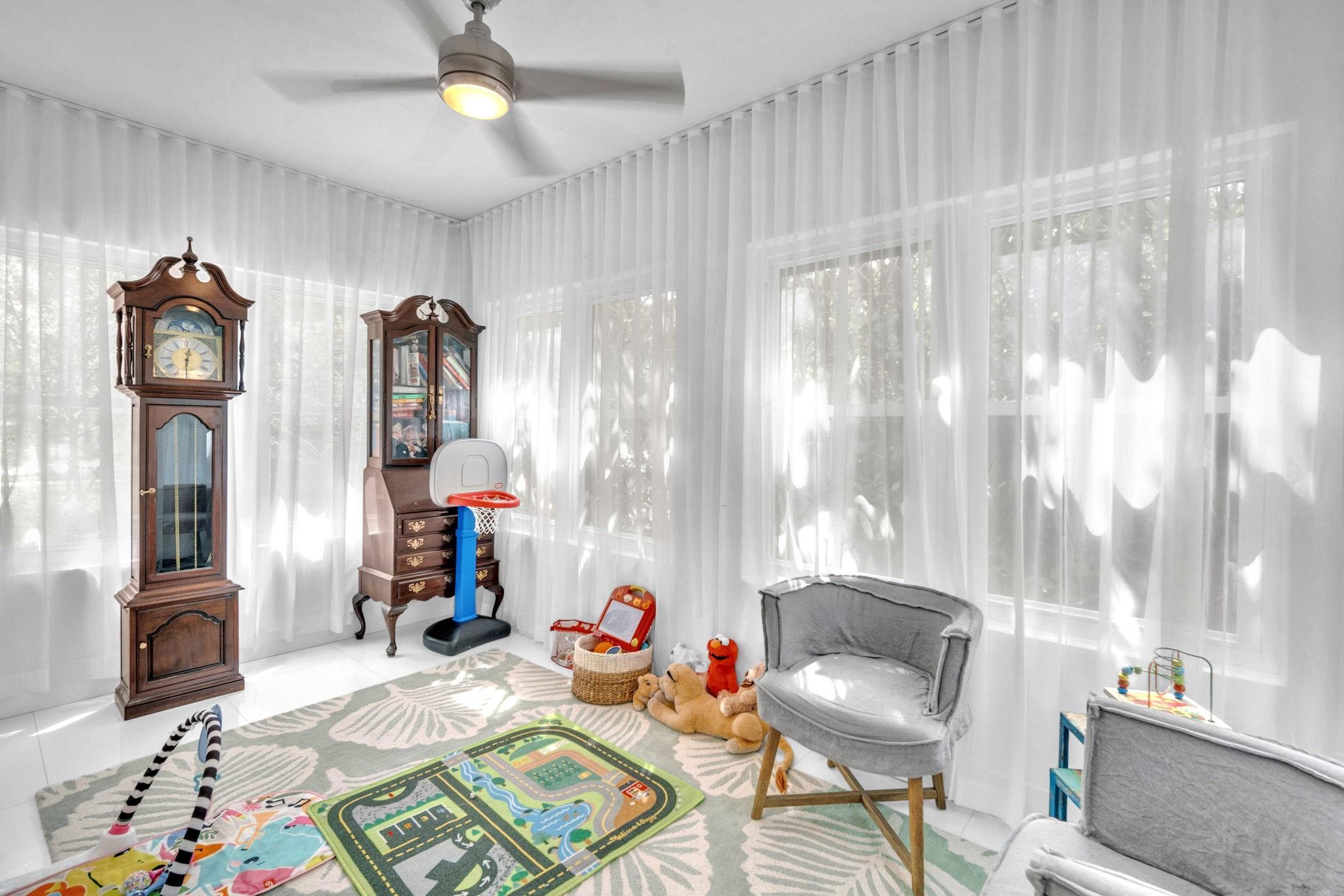 354 Golden Bch Dr Golden Beach, FL 33160