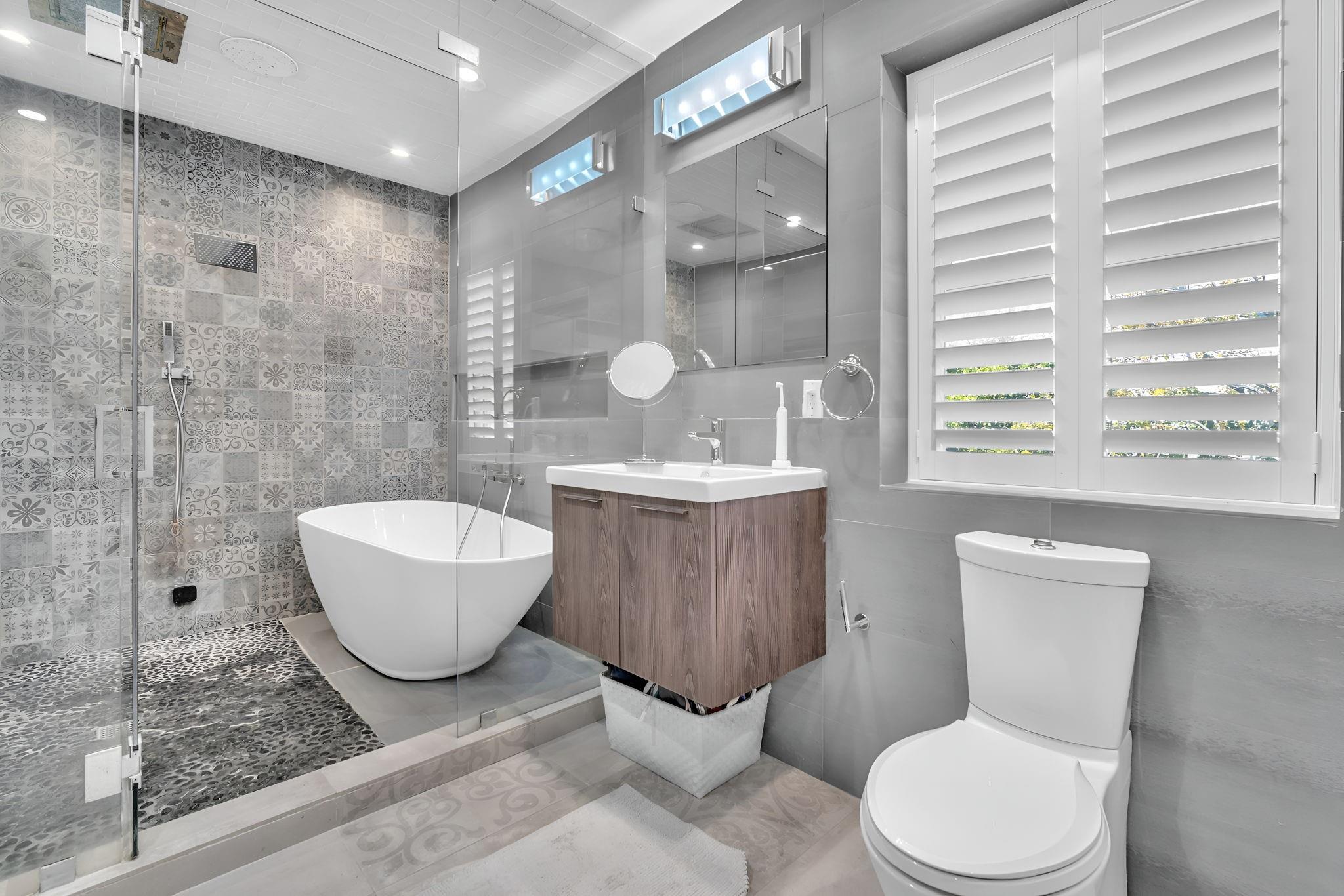 354 Golden Bch Dr Golden Beach, FL 33160