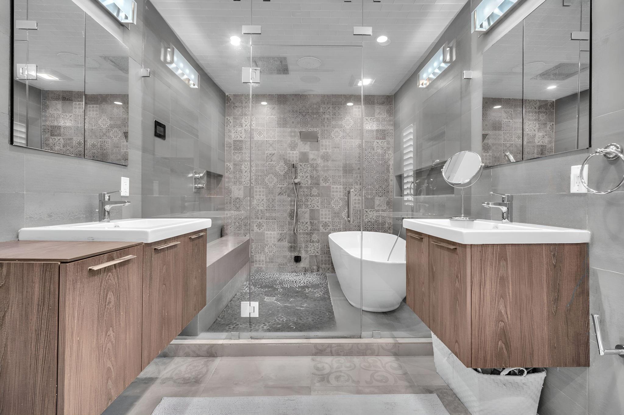 354 Golden Bch Dr Golden Beach, FL 33160